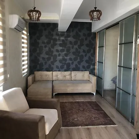 Lara Denize 900 Metre Havuzlu 1+1 Ozel Muthis Lokasyon Ev Анталья