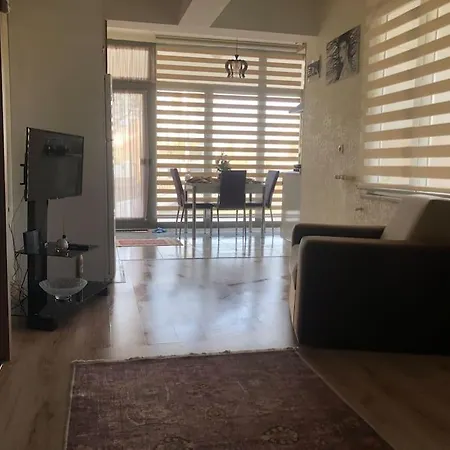 Lara Denize 900 Metre Havuzlu 1+1 Ozel Muthis Lokasyon Ev Апартаменты *